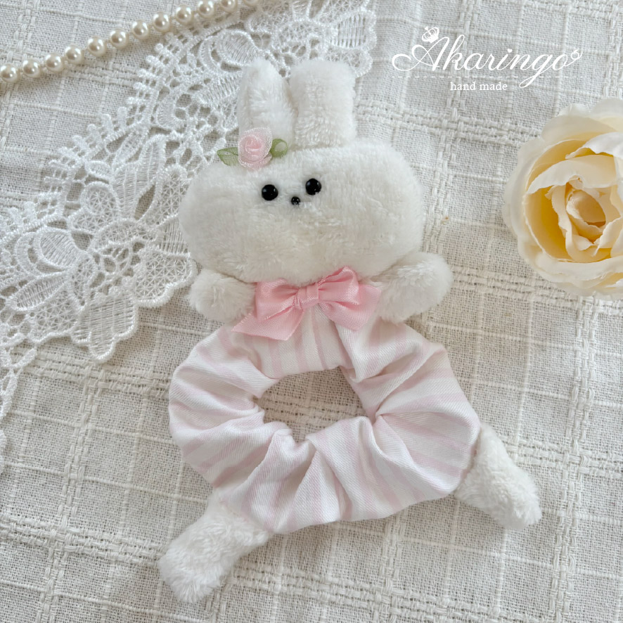 うさぎシュシュ ₍ᐢ.ˬ.ᐢ₎ ヘアゴム 白 動物 リボン付き①
